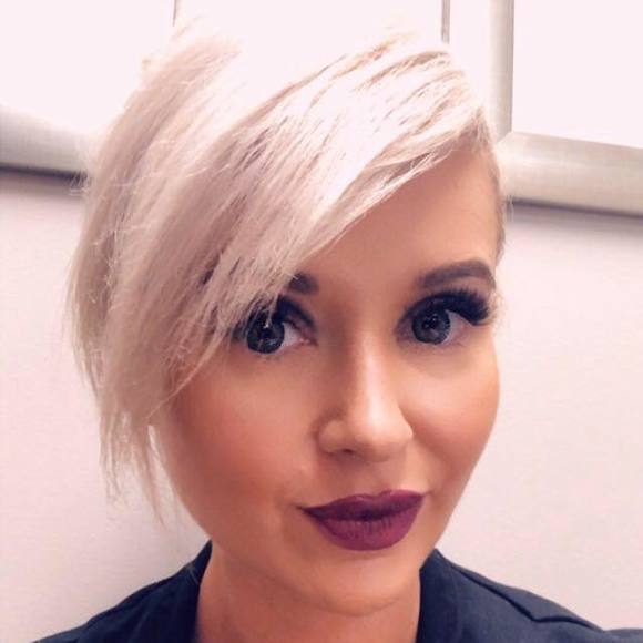 Meet your Posher, Christy - Picture 1 of 1